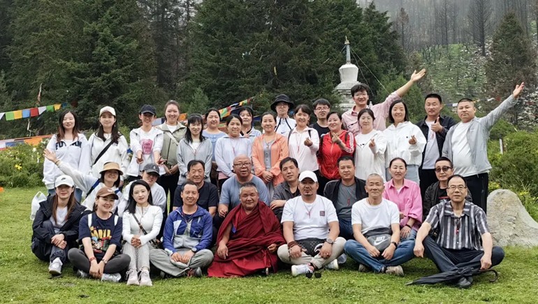 奇正集團(tuán)達(dá)爾宗圣湖祈?；顒?dòng)